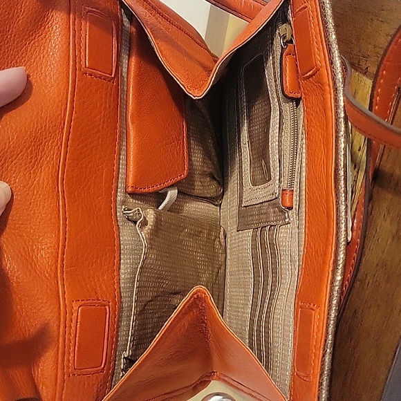 Brighton Shiloh Cross Body Poppy Leather Organizer adjustable strap - Picture 2 of 7